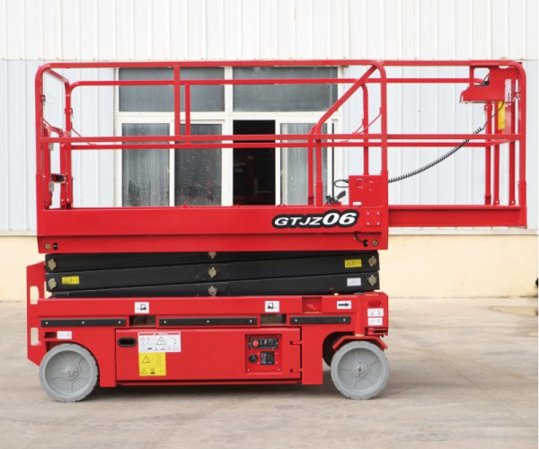 色达自行走升降机